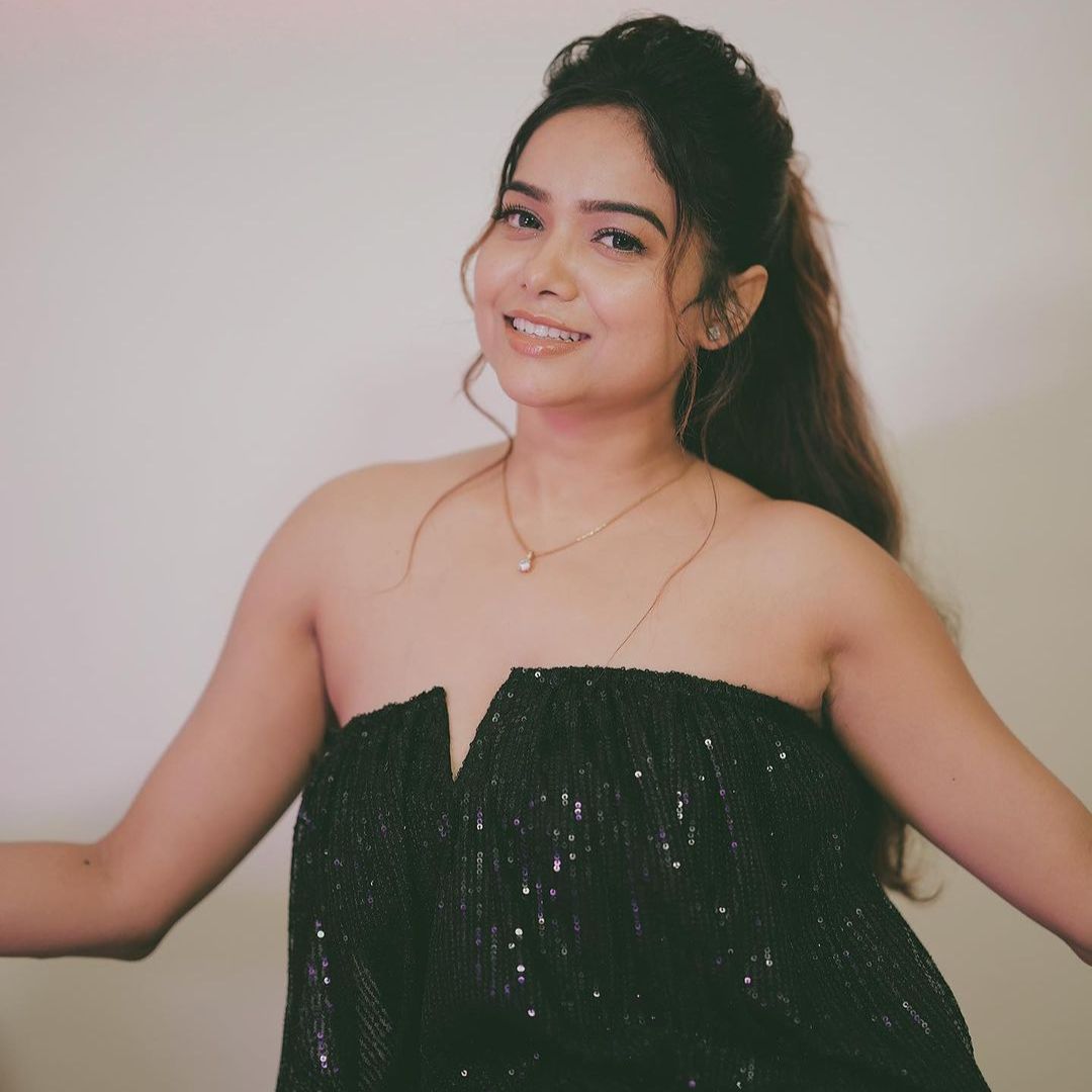 Manisha Rani's Milestone Moment: Bhojpuri Queen Unveils Her First Car with Joyous Celebration